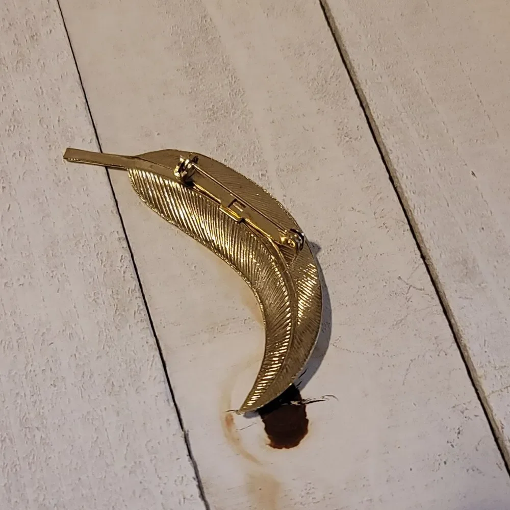 Gold Tone Leaf Brooch #1